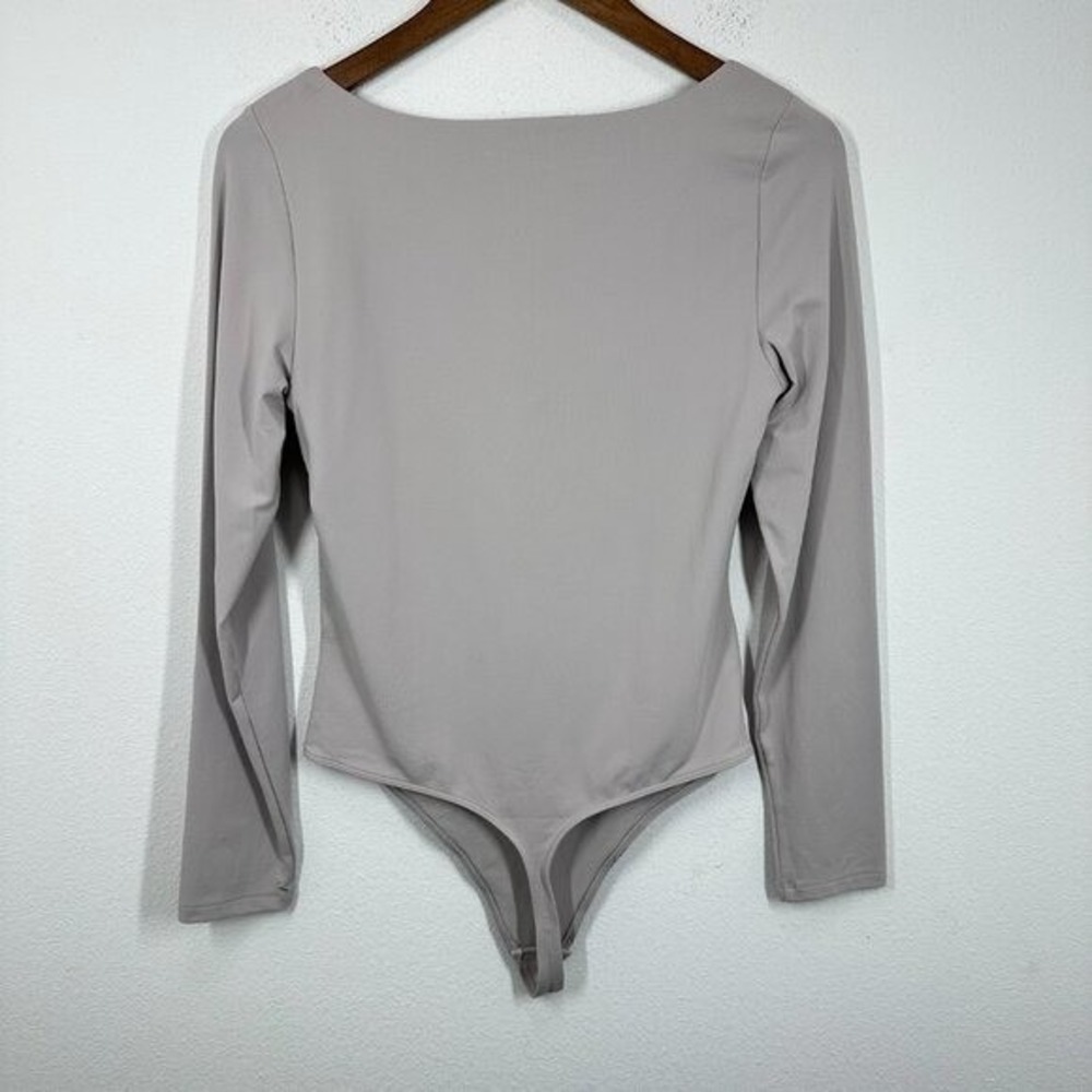 Babaton Light Grey Long Sleeve Bodysuit Form Fitting Slimming Sweetheart - Picture 3 of 10